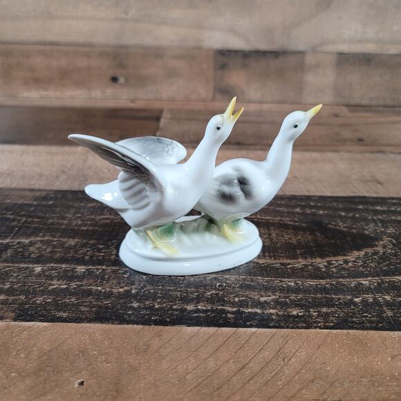 Vintage Gerold Porzellan Bavaria Western Germany 2 Geese 3 1/2" Figurine - Picture 5 of 10